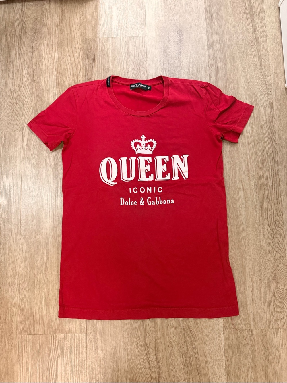 Dolce & Gabbana Red "Queen Iconic" Women's Tee